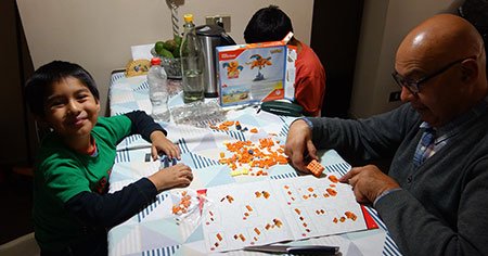 Impacto psicológico de la cuarentena Familias enfrentando el aislamiento social y sus consecuencias emocionales