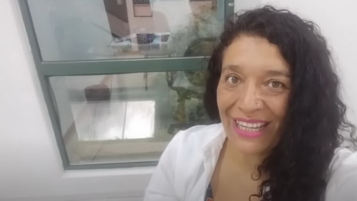 Carolina, psicóloga online en Centro Alianza, enfoque en TCC Un espacio de confianza: así trabaja Carolina Torres con el enfoque cognitivo conductual.