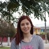 Acompañamiento cercano de Paola durante el proceso psicológico infantil. Niño acompañado en un proceso de psicología infantil con Paola, mostrando avances y mayor comodidad durante la atención.